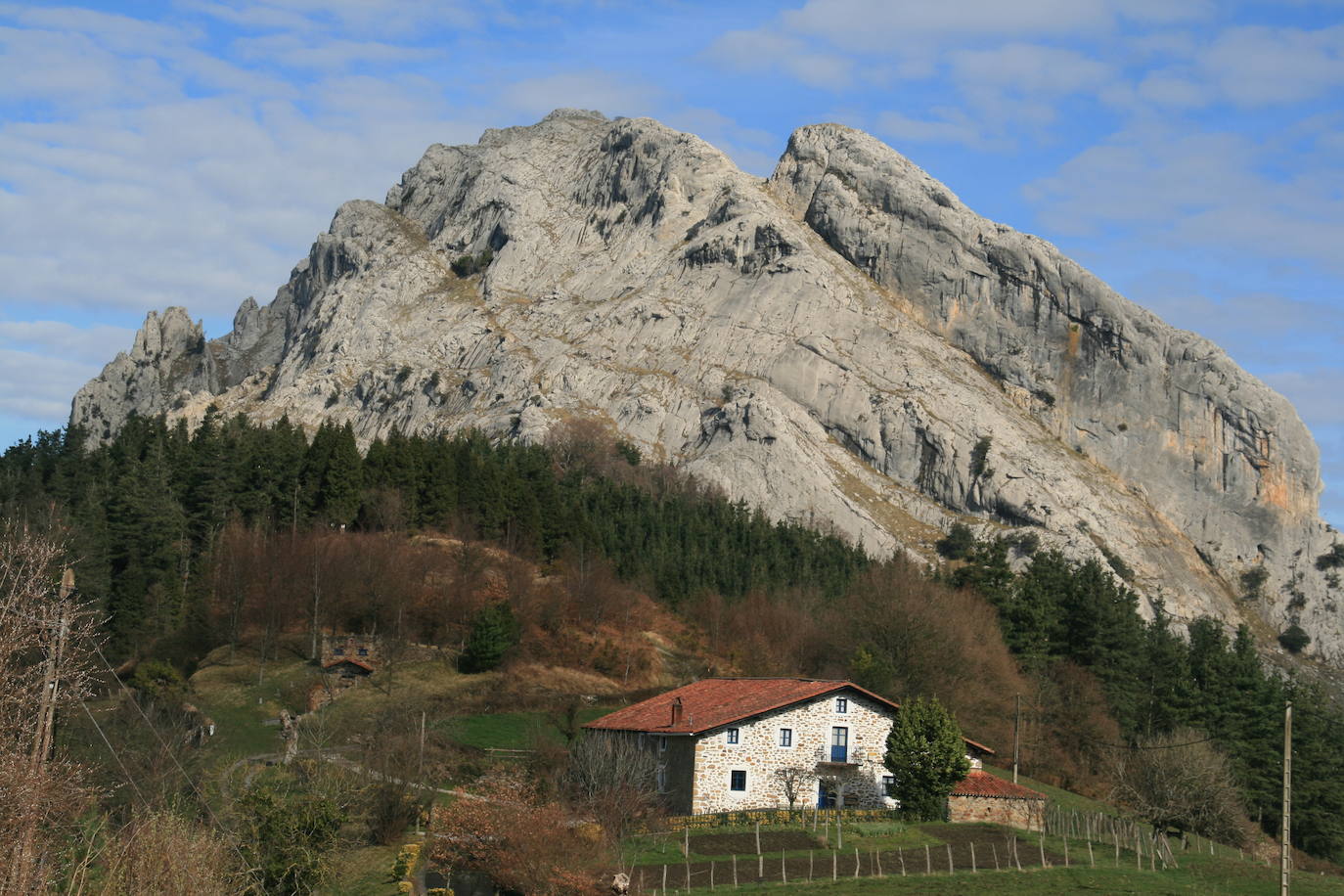 Una de las rutas nos lleva a ver esta preciosa imagen del Untzillatx