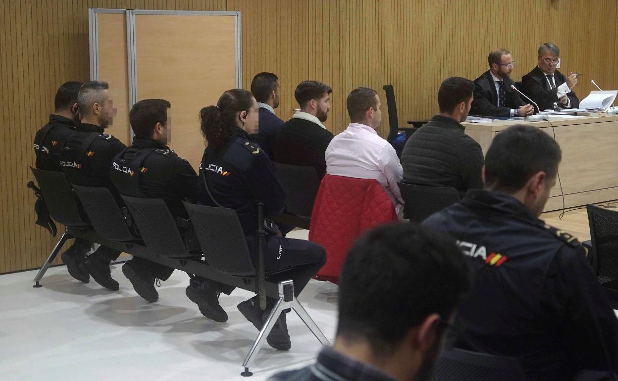 Cuatro de los miembros de La Manada de Pamplona, durante el juicio de Pozoblanco, en 2019.