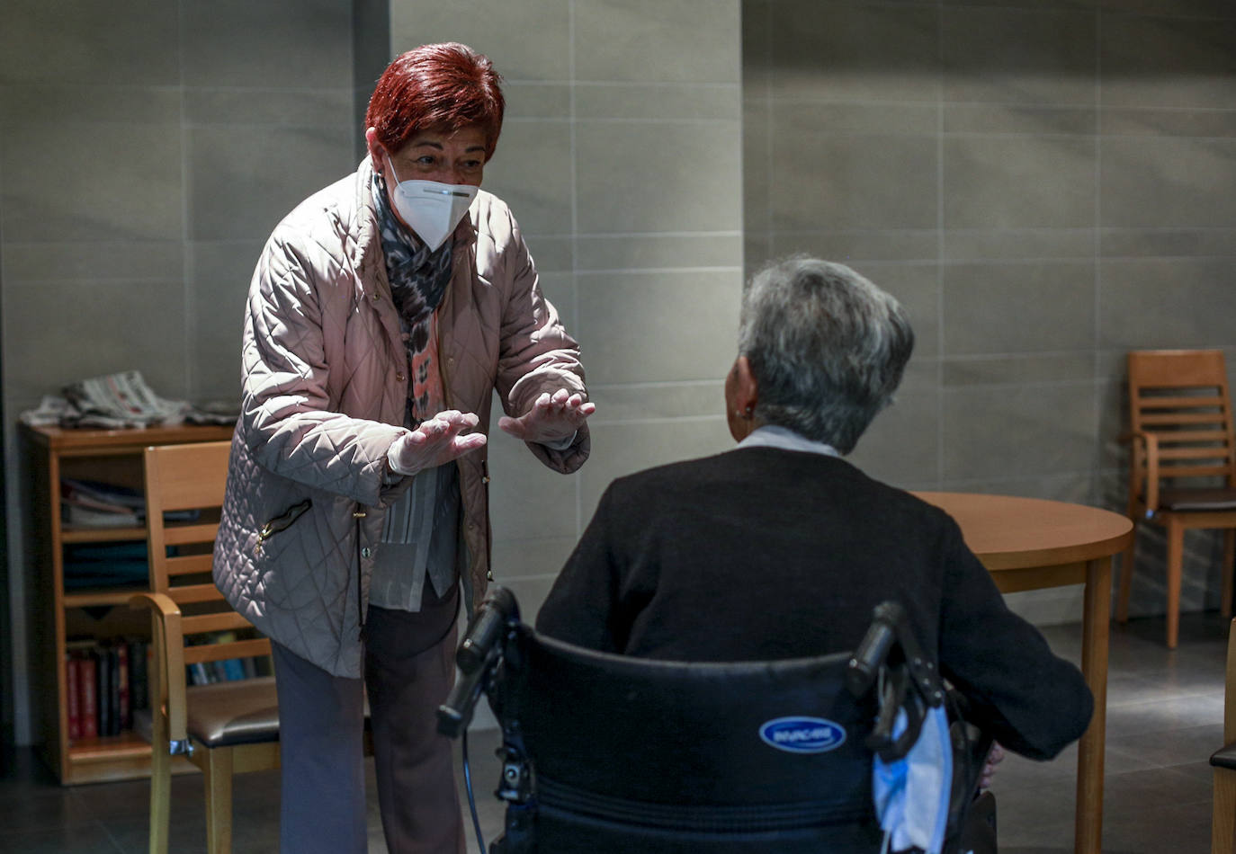 Las emociones han sido protagonistas en las visitas de familiares a las residencias de ancianos, como esta de Lakua.
