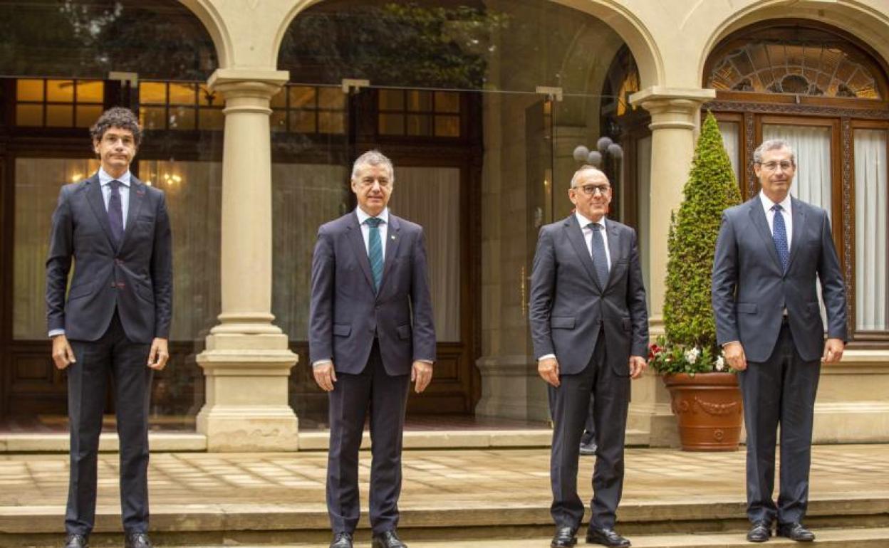 Urkullu ha recibido esta mañana en Ajuria Enea a los tres diputados generales. 