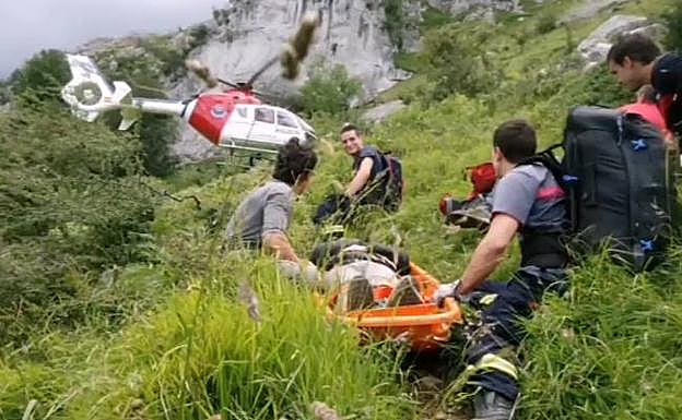 Trasladan al hospital de Galdakao en helicóptero a un montañero de 33 años lesionado en Urkiola