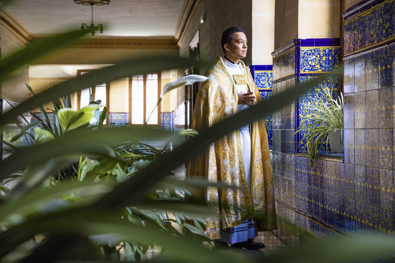 Fotos: El primer sacerdote ordenado en Álava desde hace seis años oficia sus primeras misas en Turiso y Salcedo