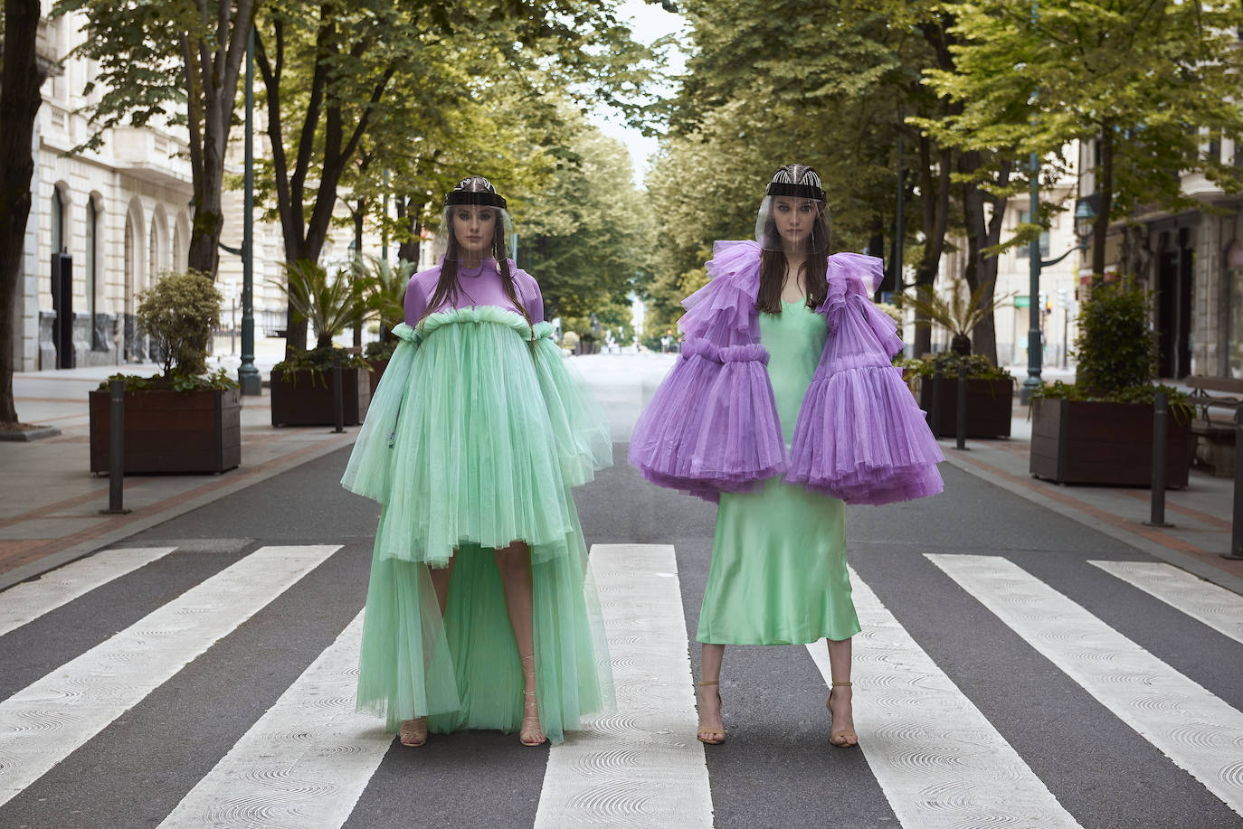 Fotos: Pasarela en un Bilbao desierto: así se interpreta el silencio que vivió la villa a través de la moda