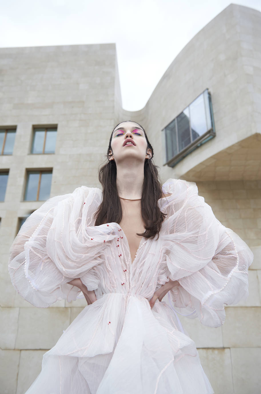 Fotos: Pasarela en un Bilbao desierto: así se interpreta el silencio que vivió la villa a través de la moda