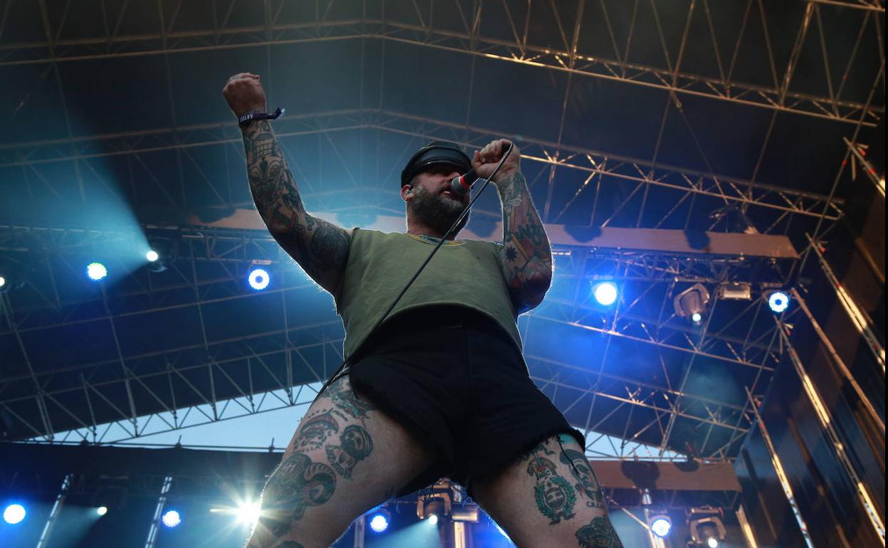 Turbonegro, durante su actuación en el Azkena. 