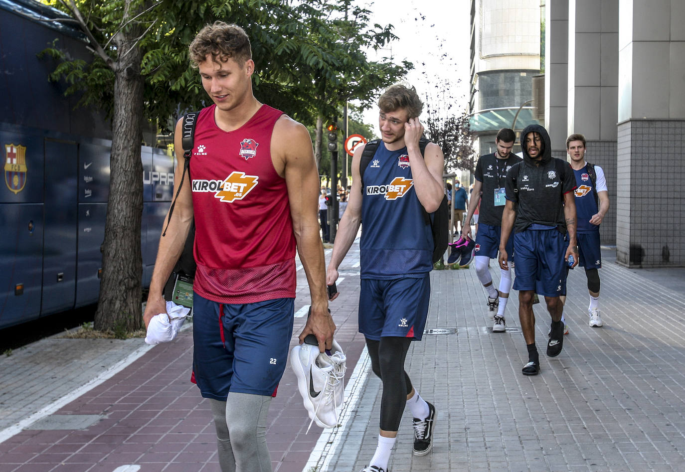 Fotos: Reclusión monacal y doble turno de entrenamiento para el Baskonia