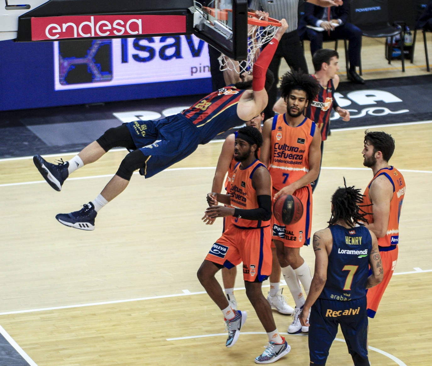 Fotos: Las mejors imágenes del Valencia Basket - Kirolbet Baskonia