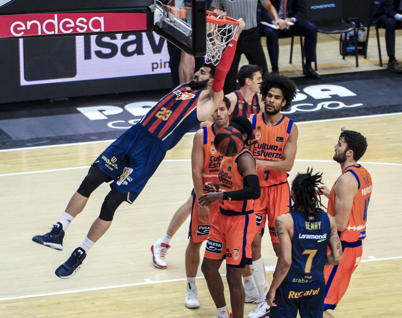 Fotos: Las mejors imágenes del Valencia Basket - Kirolbet Baskonia