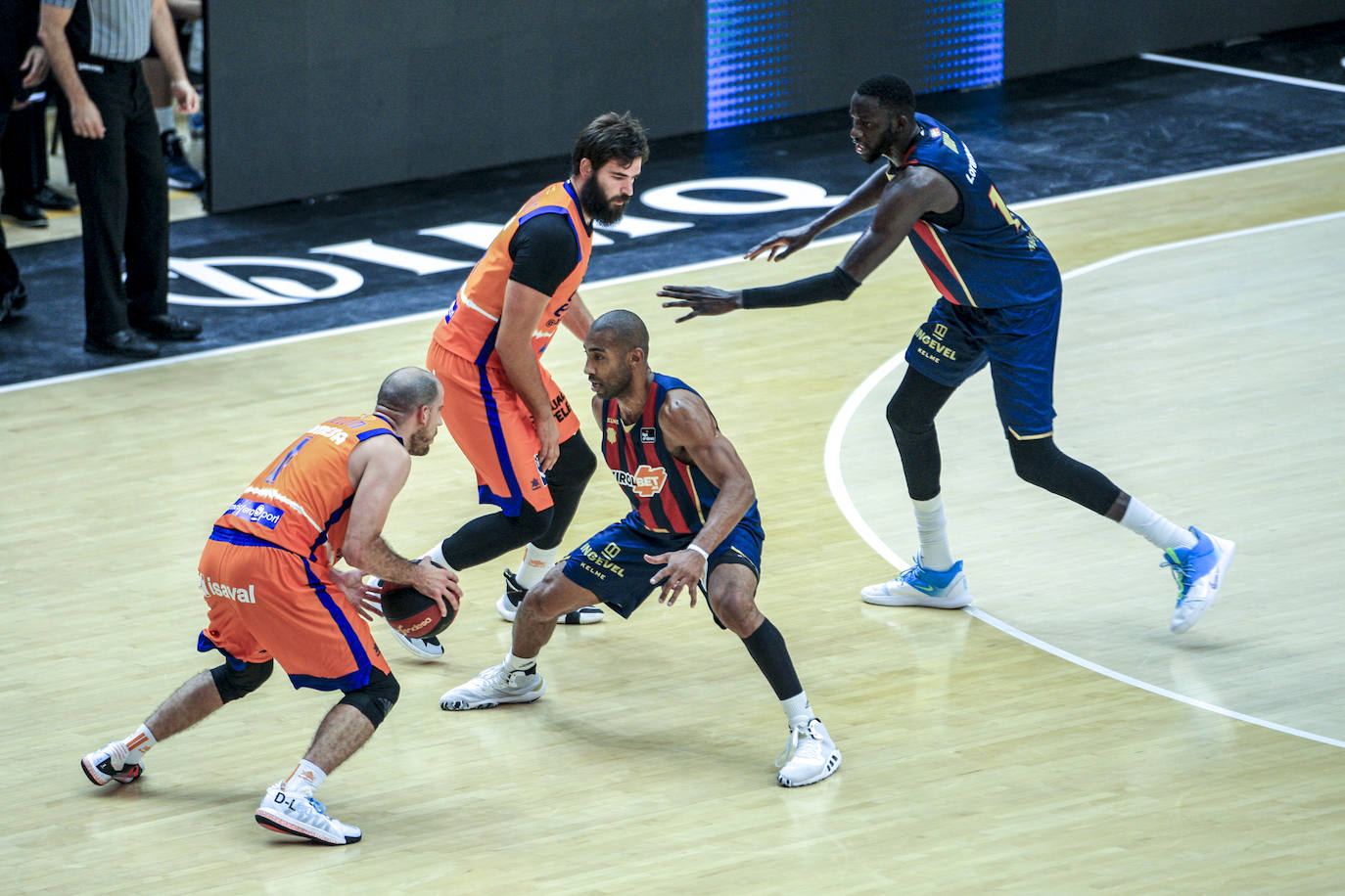 Fotos: Las mejors imágenes del Valencia Basket - Kirolbet Baskonia
