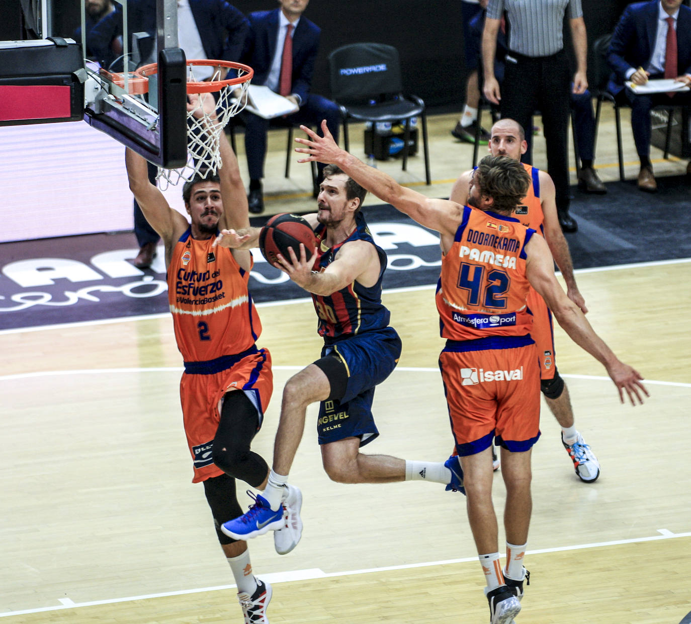 Fotos: Las mejors imágenes del Valencia Basket - Kirolbet Baskonia