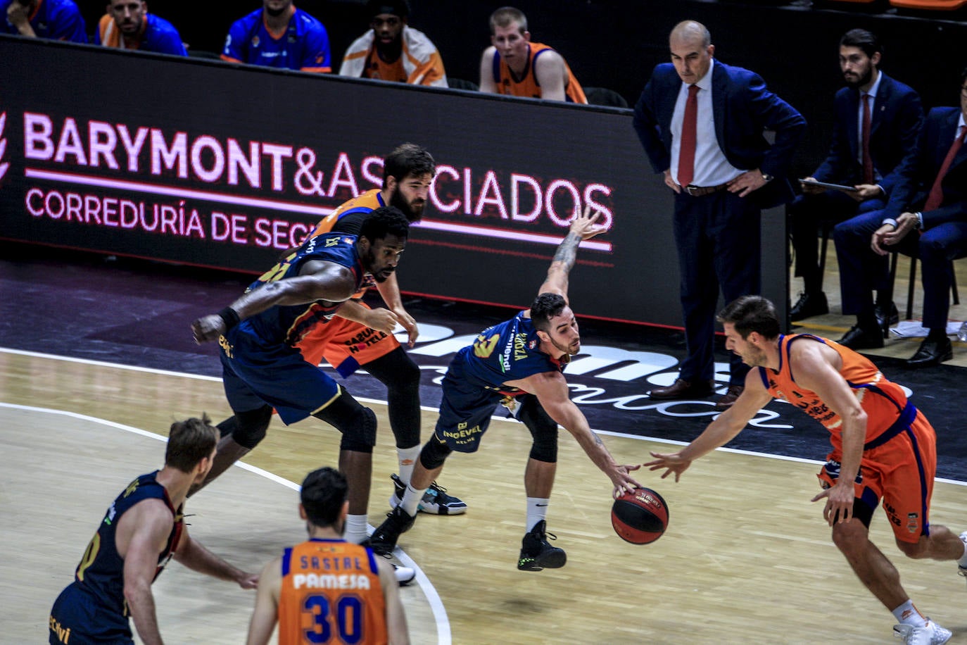 Fotos: Las mejors imágenes del Valencia Basket - Kirolbet Baskonia