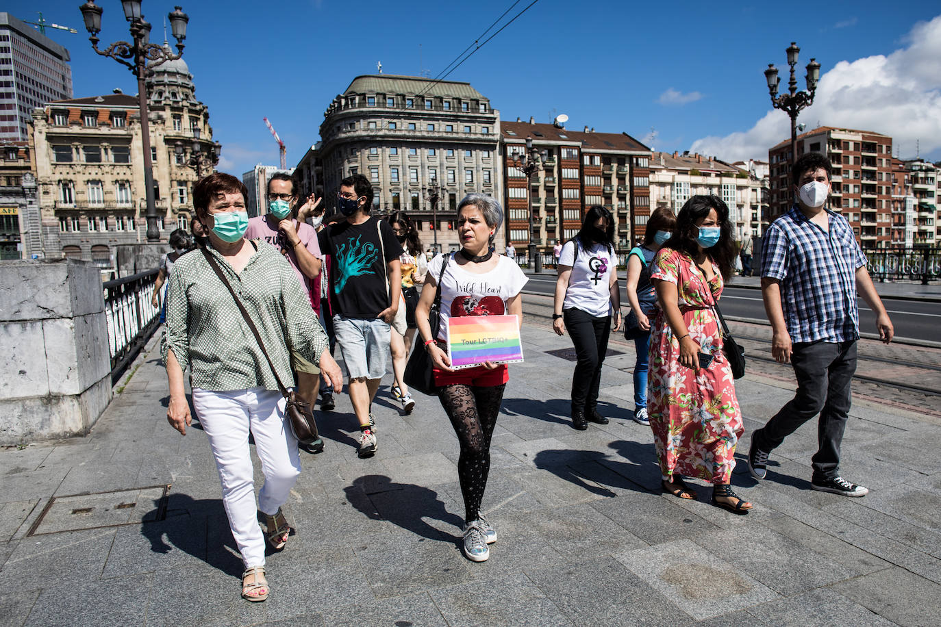 Fotos: El Orgullo llena de música la Gran Vía de Bilbao
