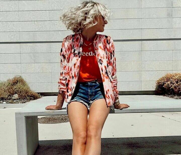 Bomber estampada (69,99 euros) de la tienda bilbaína García, situada en la calle General Concha. El precio tiene una rebaja del 30% a aplicar.