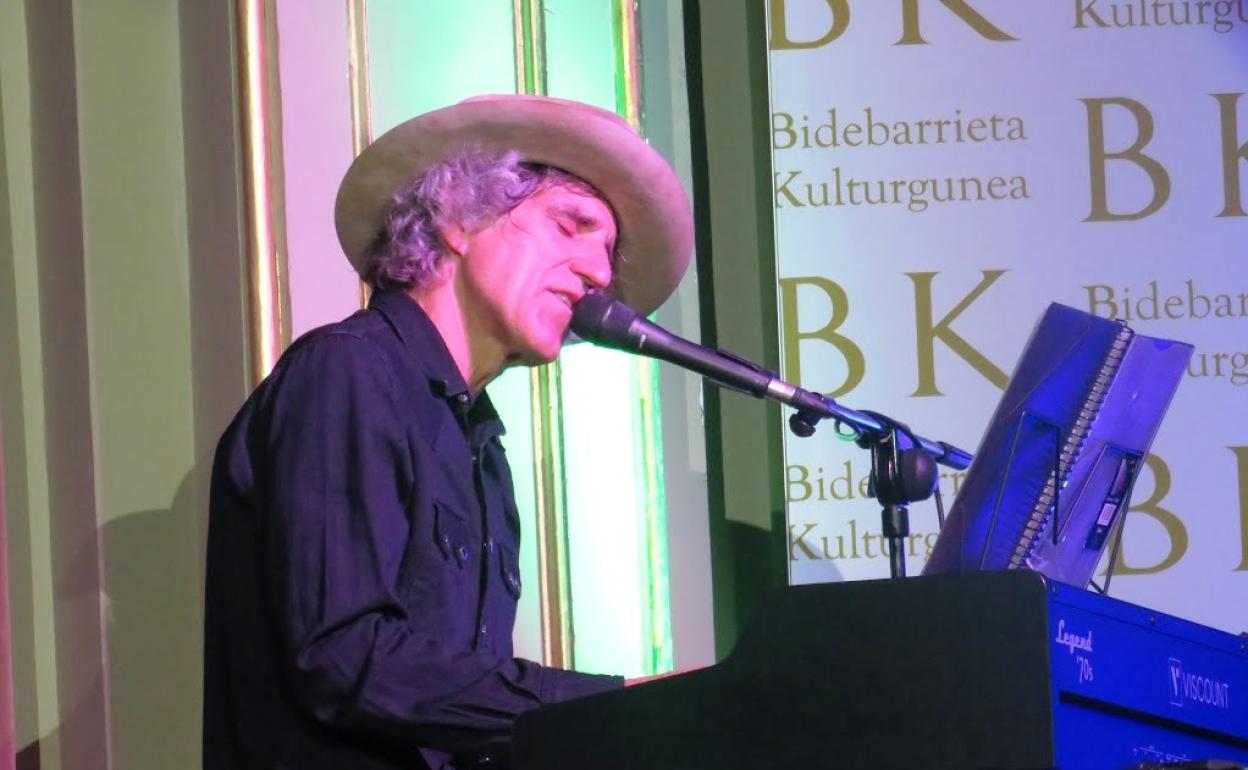 La víspera, jueves, recibió este teclado. 