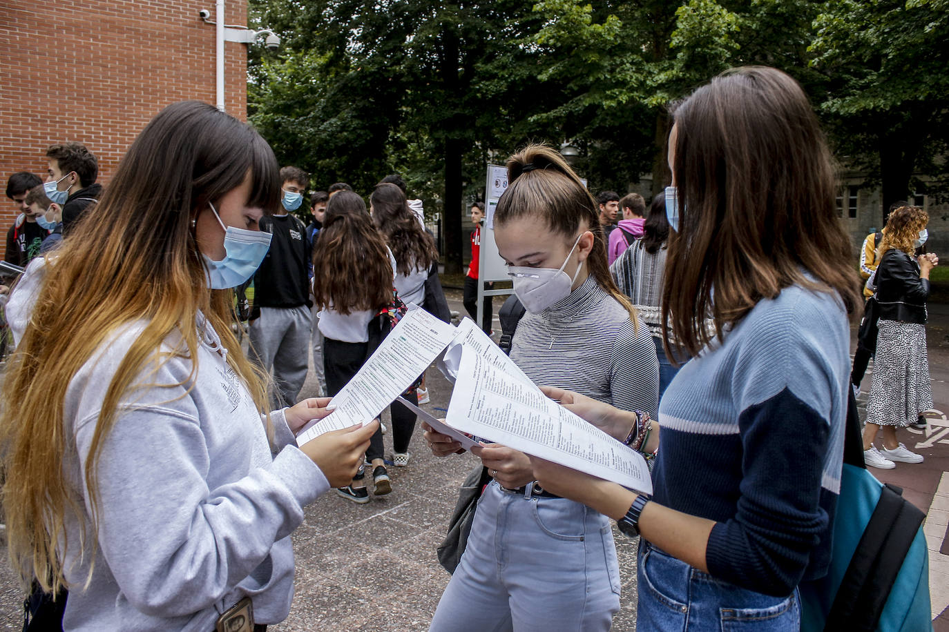 Fotos: 1.776 alumnos inician la prueba de Selectividad en Álava