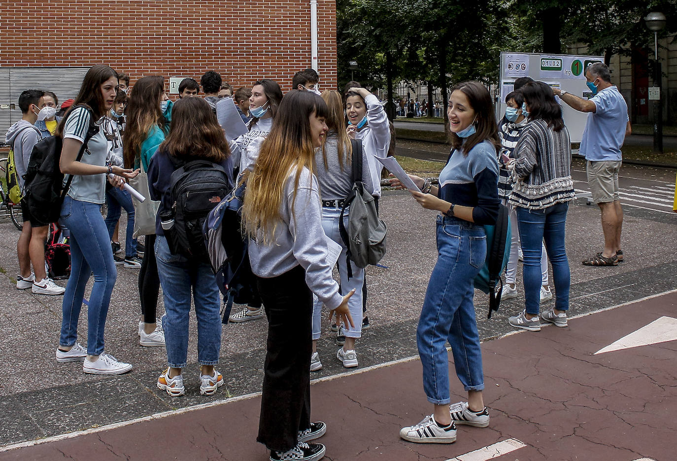 Fotos: 1.776 alumnos inician la prueba de Selectividad en Álava