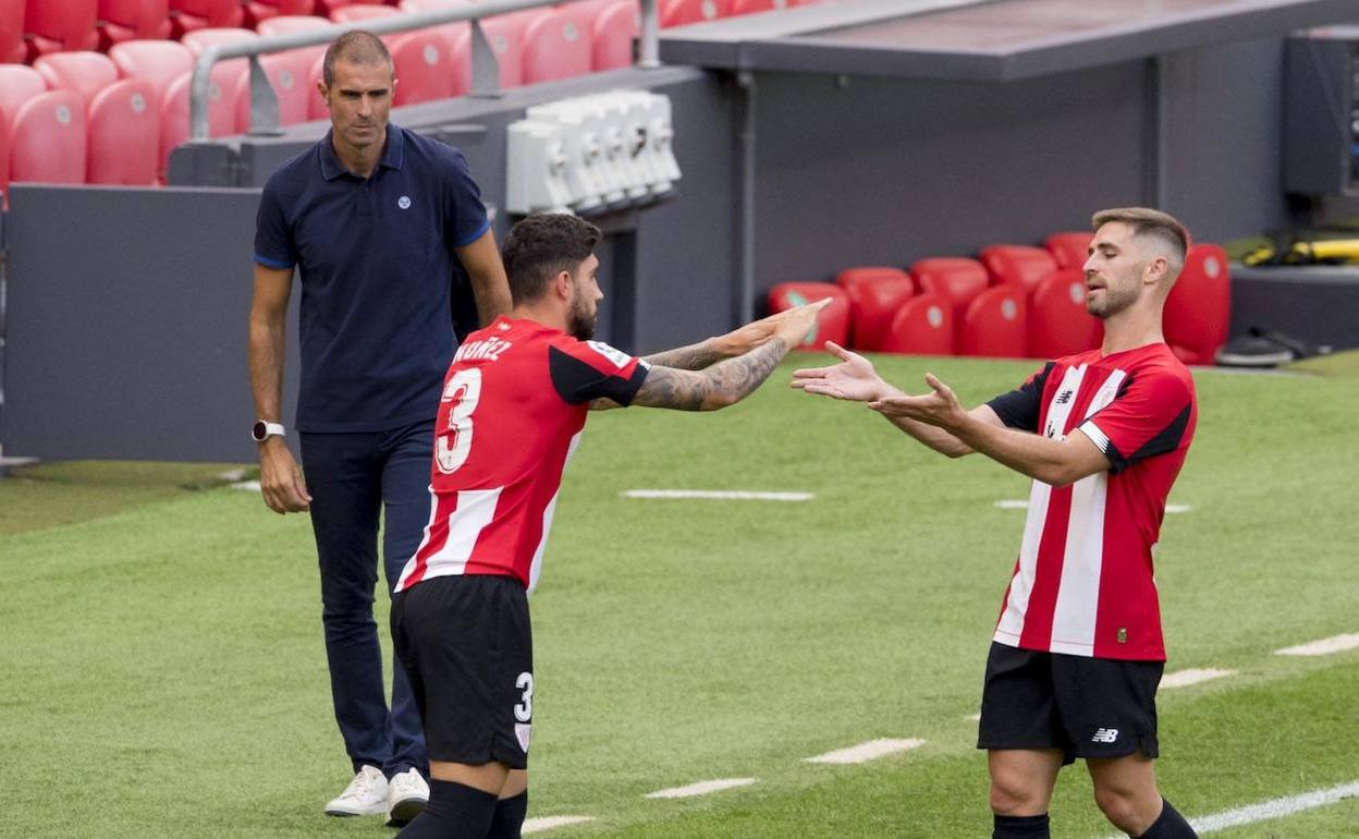 Yeray tuvo que dejar su sitio a Núñez en el minuto 20 debido a sus problemas musculares. 