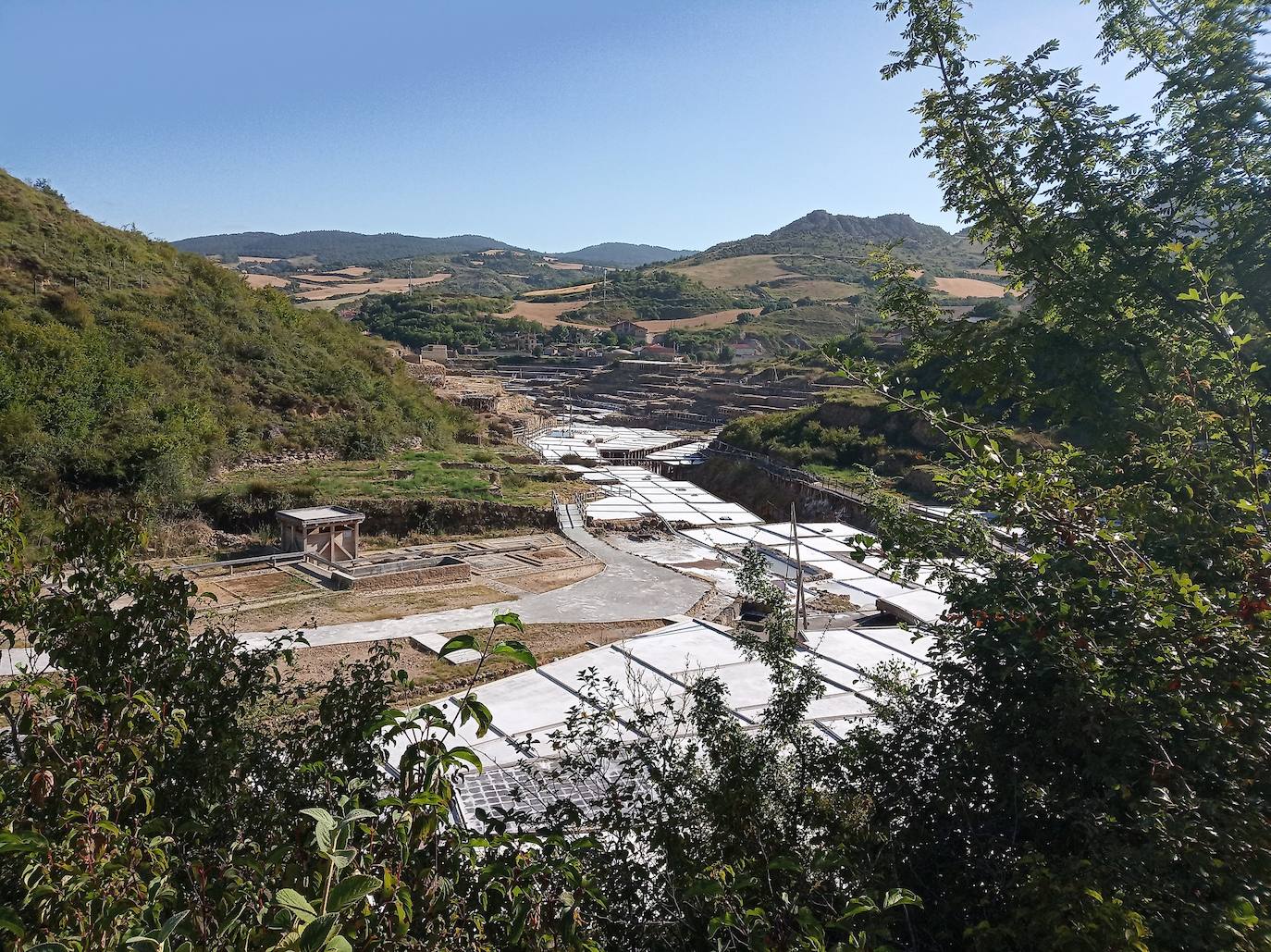 Vista de las salinas de Añana.