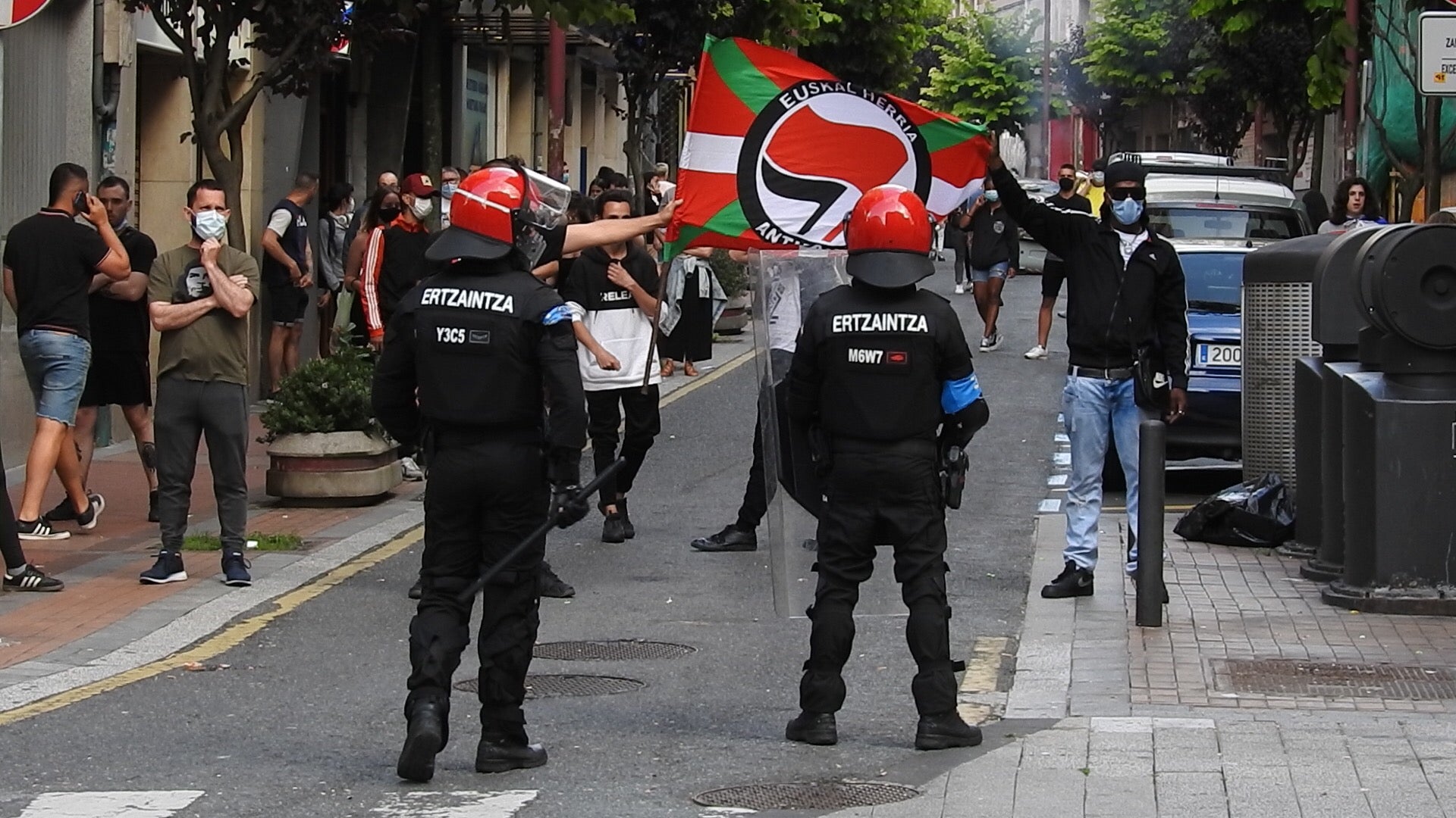 Fotos: Disturbios en un mitin de Vox en Barakaldo