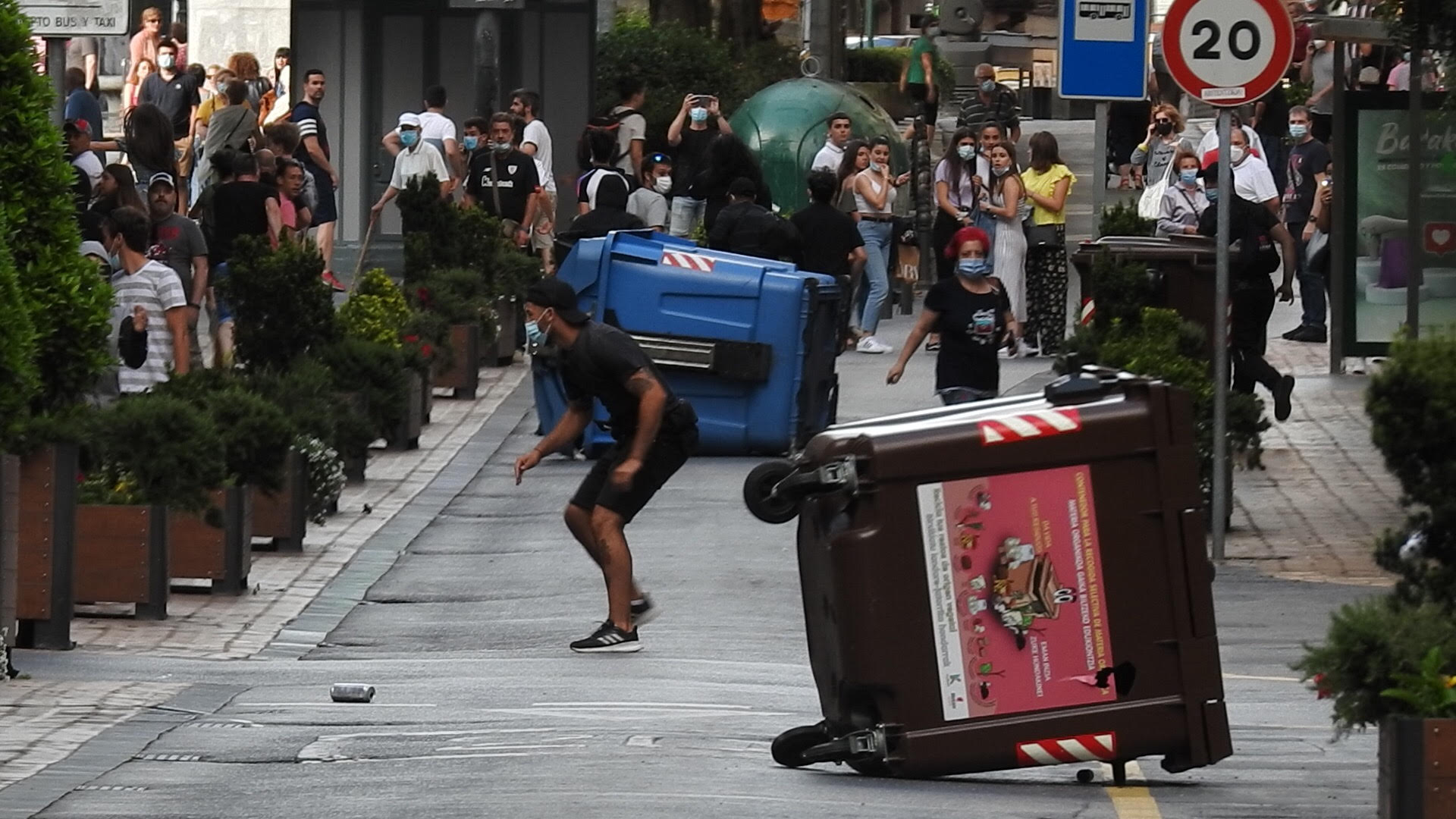 Fotos: Disturbios en un mitin de Vox en Barakaldo