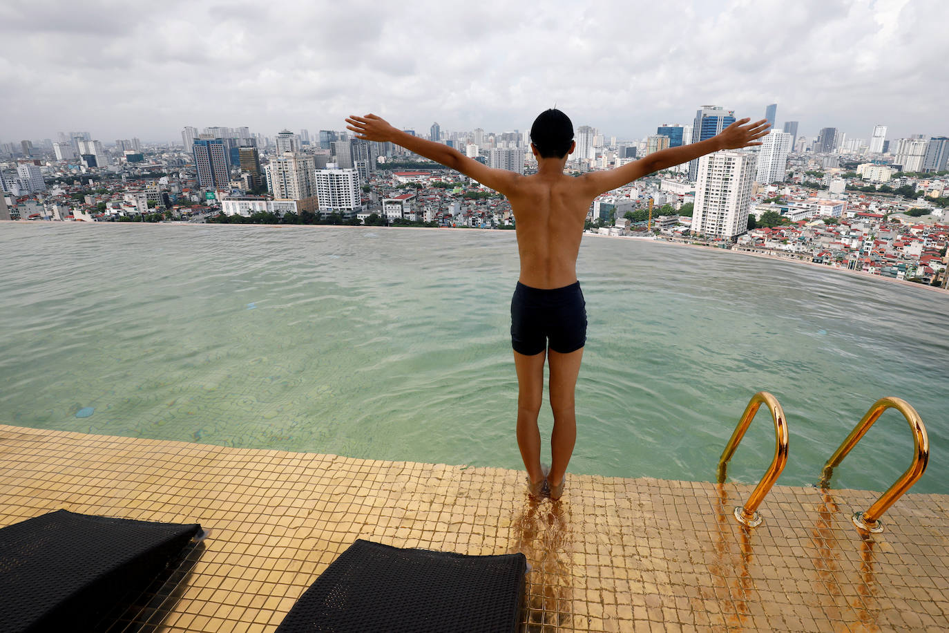 Fotos: Abre el primer hotel chapado en oro del mundo