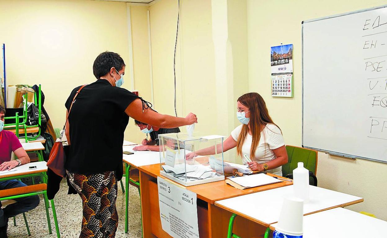Las elecciones autonómicas dieron ganador al PNV en Eibar, con un alto nivel de abstención. 
