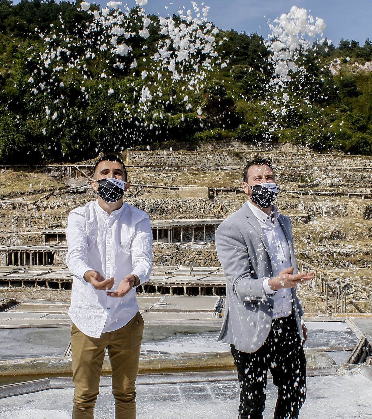 Los cocineros se bañan en sal.