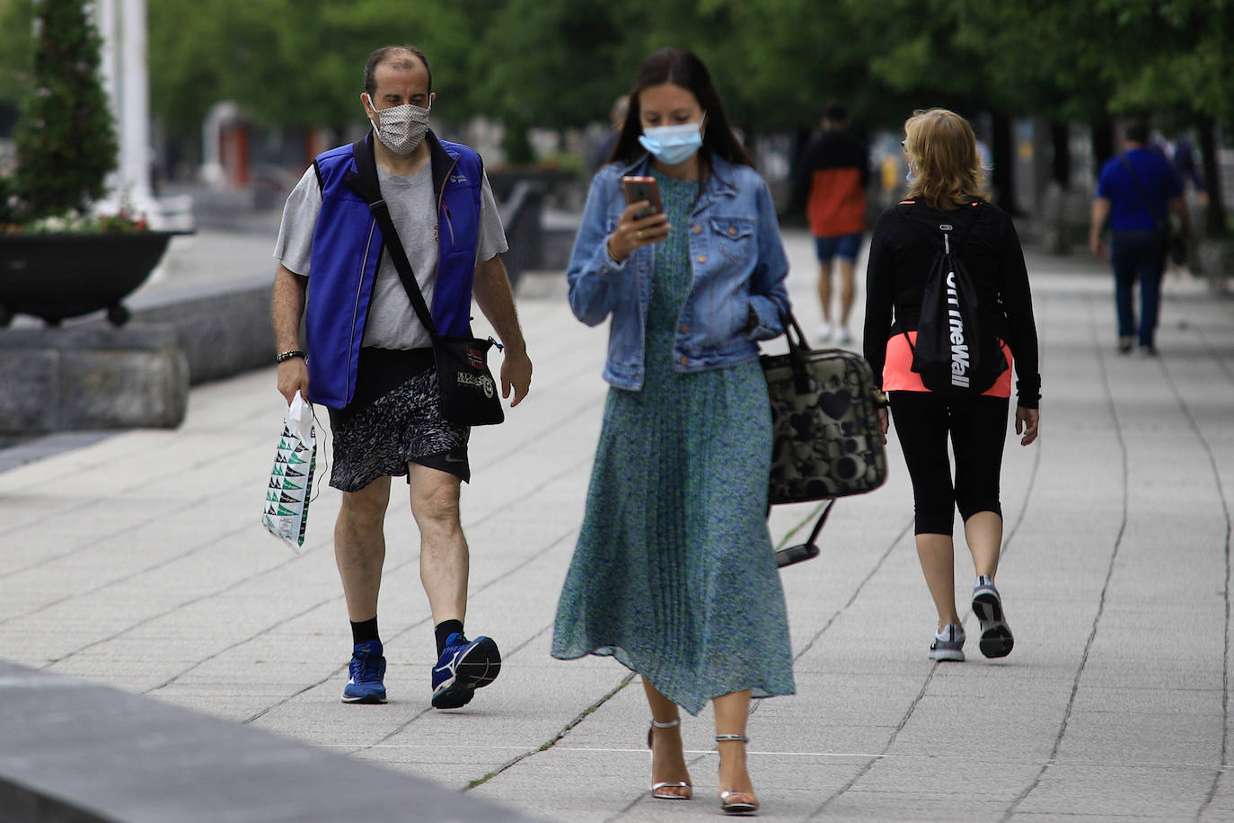 Fotos: Primer día de mascarilla obligatoria en Bizkaia