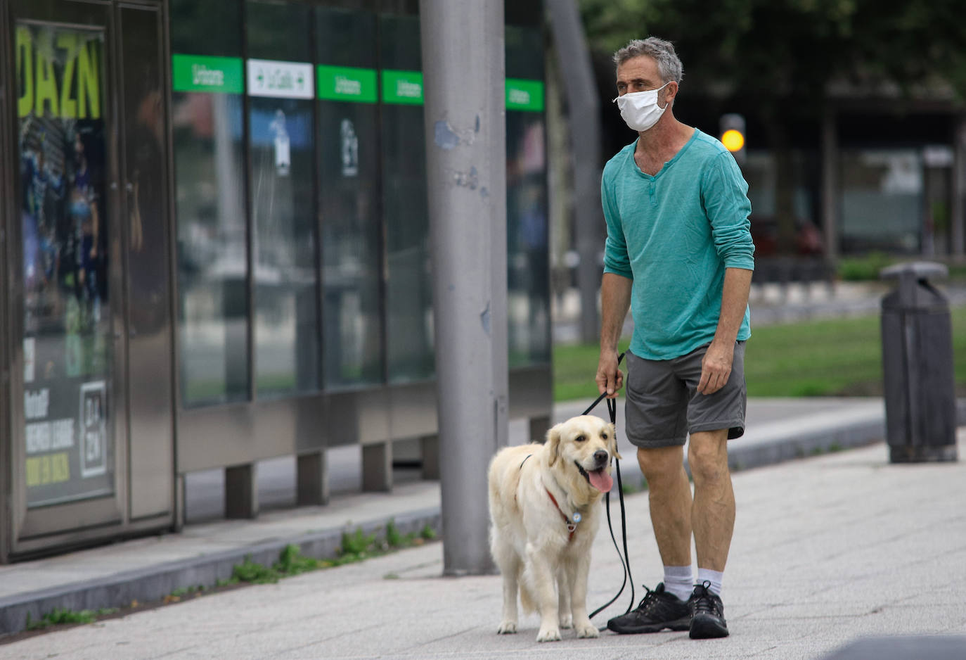 Fotos: Primer día de mascarilla obligatoria en Bizkaia