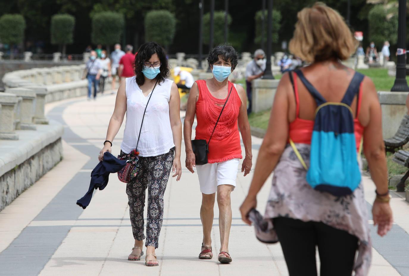 Fotos: Primer día de mascarilla obligatoria en Bizkaia