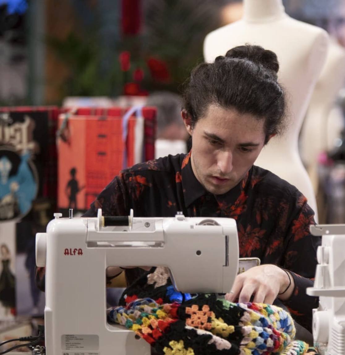 Fotos: El heavy más famoso de &#039;Maestros de la costura&#039; lanza una colección de camisas &#039;Made in Getxo&#039;