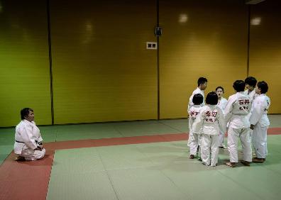 Imagen secundaria 1 - Wakako Ueno, la madre de campeonas que transmite el judo a los jóvenes