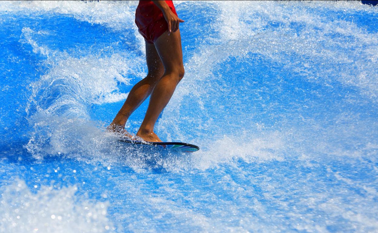 Proiekturako olatu artifizialak sortzen dituen 155 metroko igerileku baten eraikuntza aurreikusi dute 