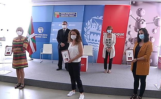 Helena Matutek, Clara Martinek eta Matxus Perugorriak aitortza bana jaso dute 