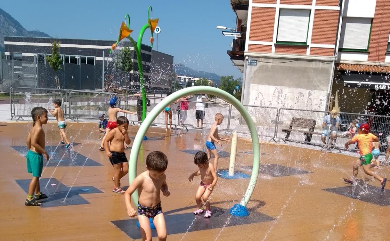 Matienako Galizia plazan dauden ur txorrotak.