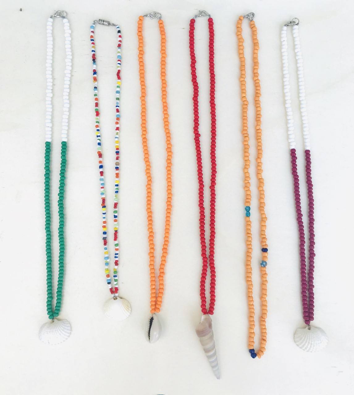 Fotos: La familia de Getxo que pasó de hacer collares y pulseras en la cuarentena a fundar su firma de bisutería