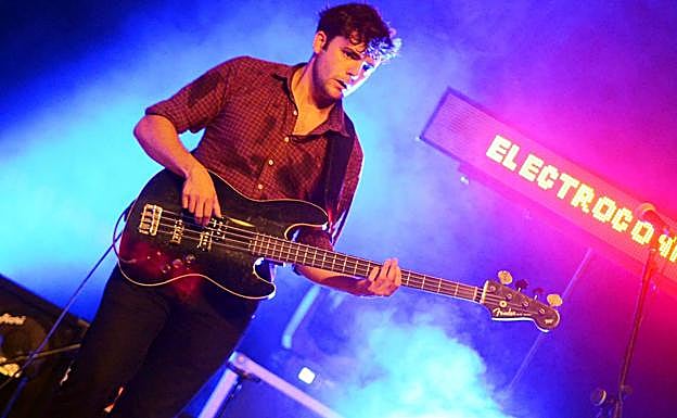 Lander Urgoiti, el guapo, benjamín e ingeniero.