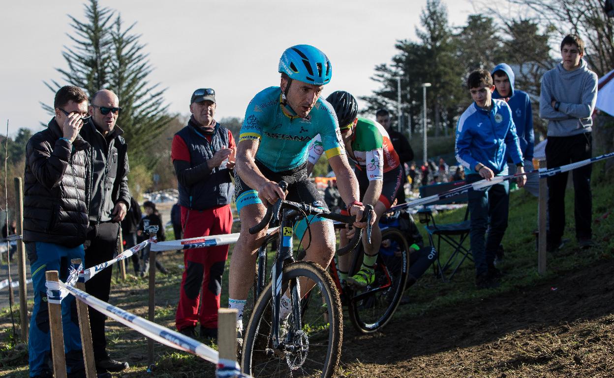 Gorka Izagirre, durante una carrera de ciclocross. 