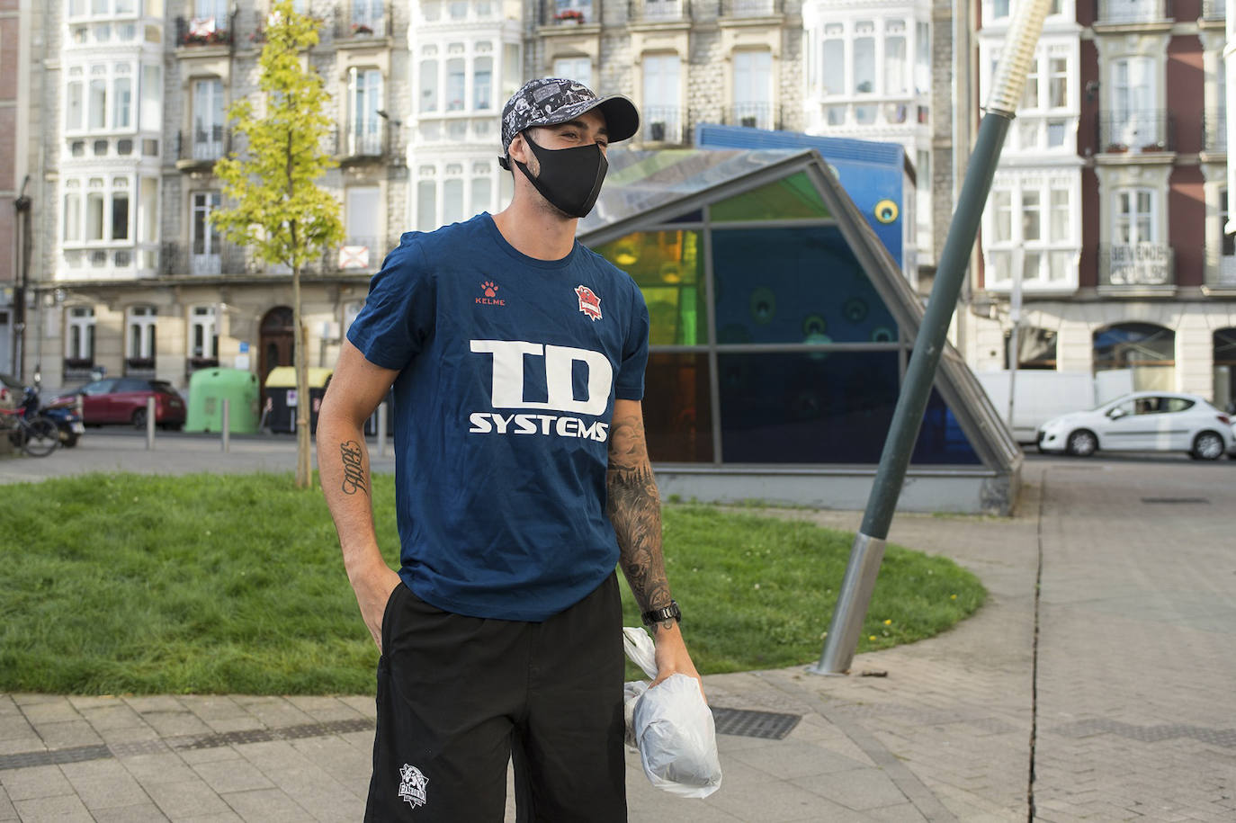 Fotos: Los jugadores del Baskonia pasan el reconocimiento médico