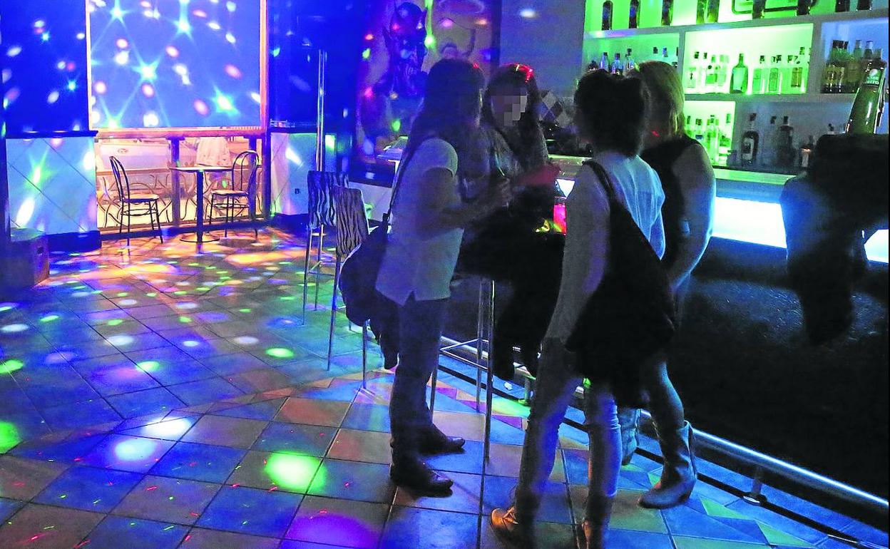 Las discotecas sólo pueden permanecer abiertas en estos momentos hasta la 1.30 horas de la madrugada. 