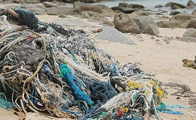 Las redes con las que se realizan los bikinis y bañadores de la firma bilbaína Volett.