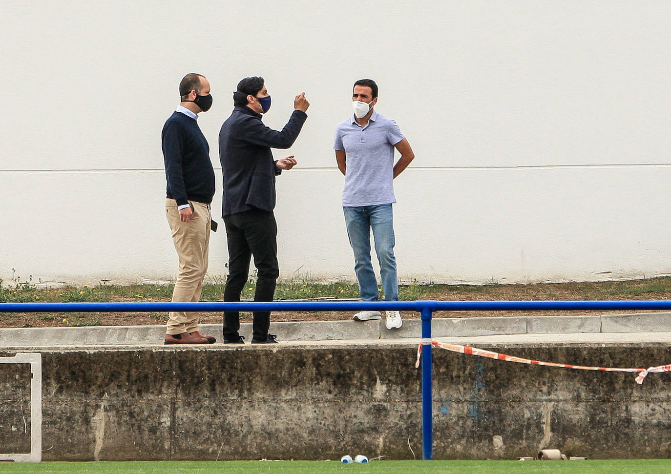 Machín ha dirigido el primer entrenamiento del Alavés en Ibaia. 
