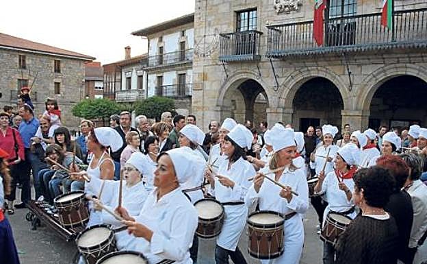 La localidad celebrando sus fiestas en 2016 