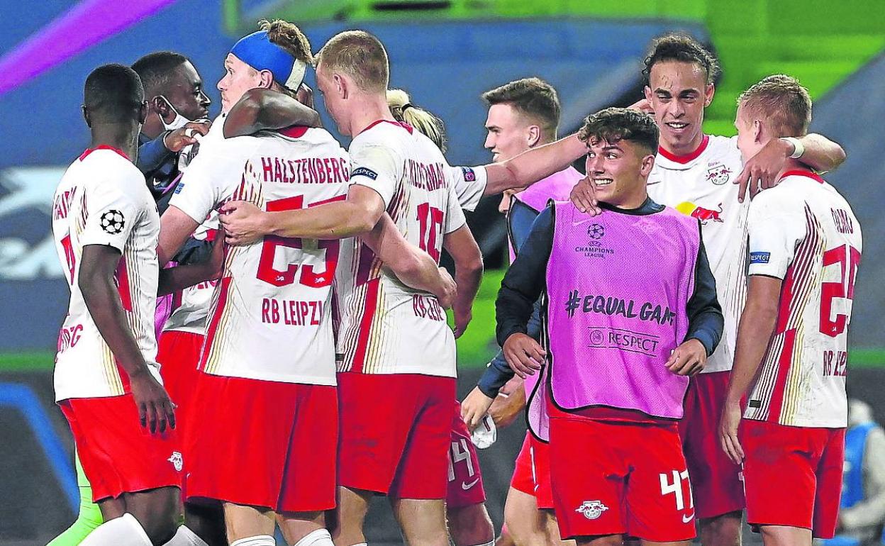 Los jugadores del Leipzig celebran la clasificación para la semifinal.