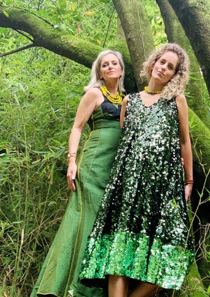 Fotos: Una madre y una hija bilbaínas aúnan su creatividad tras la cuarentena y lanzan una línea de collares únicos