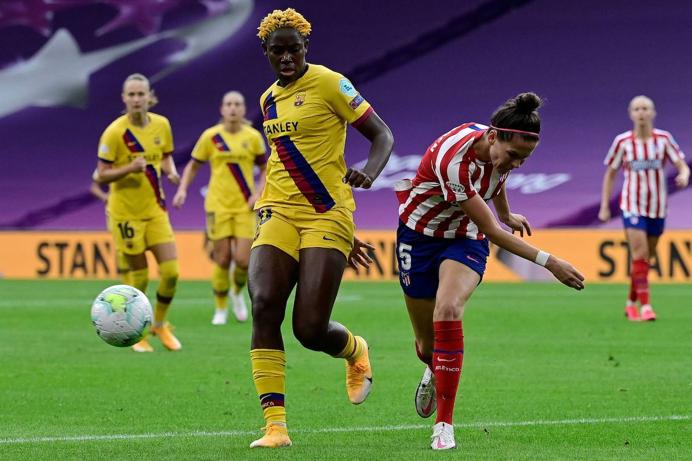 Fotos: Las mejores imágenes del partido entre el Barcelona y el Atletico Madrid en San Mamés