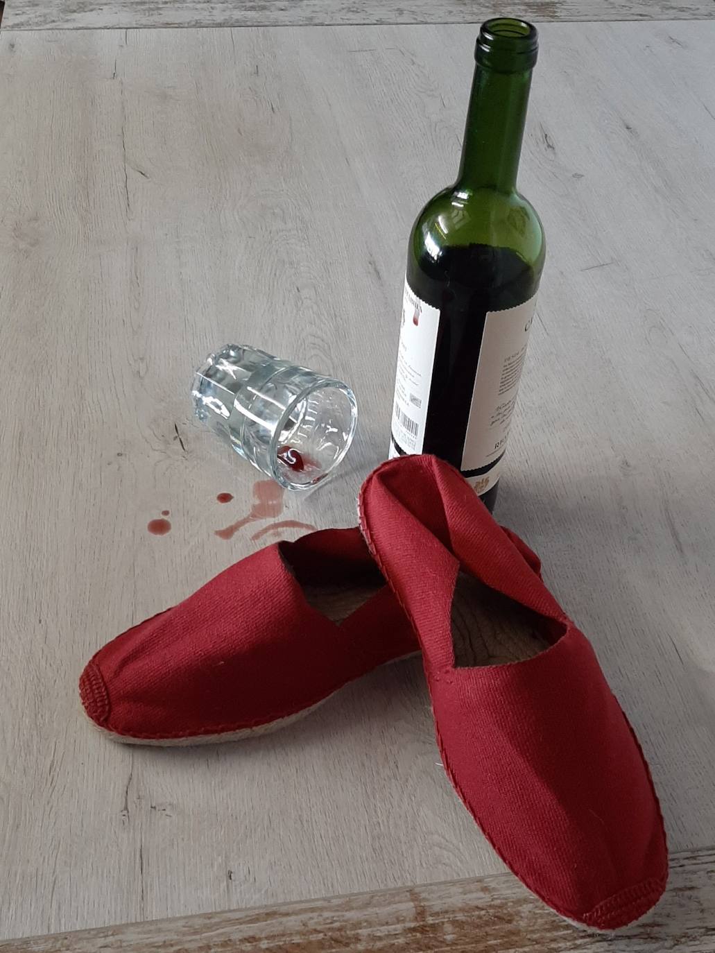 Fotos: La especial tienda de Milagros en el Casco Viejo con más de 1.000 alpargatas