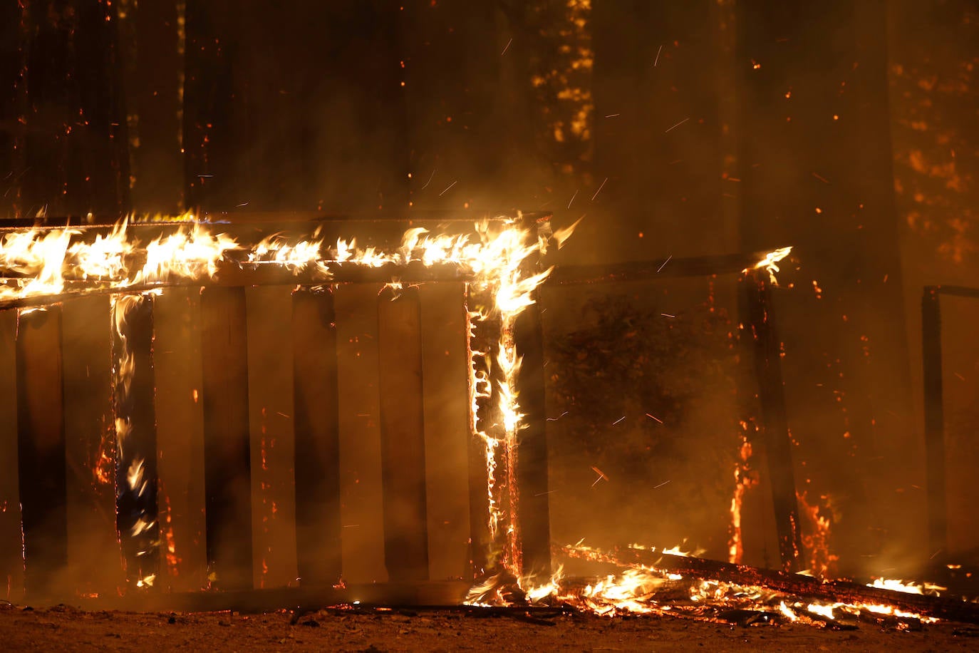 Fotos: El fuego arrasa más de 400.000 hectáreas en California