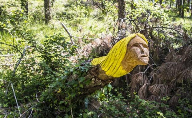 Una de las figuras que surgen durante el recorrido.