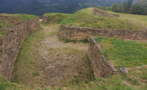 El poblado fortificado Oppidum de Arrola data de hace 2.300 años.